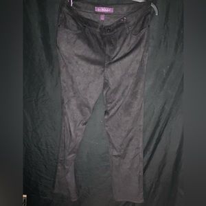 Brand New Gloria Vanderbilt Polyester Jeans  
~Size 14    
~14 Stretch  Average